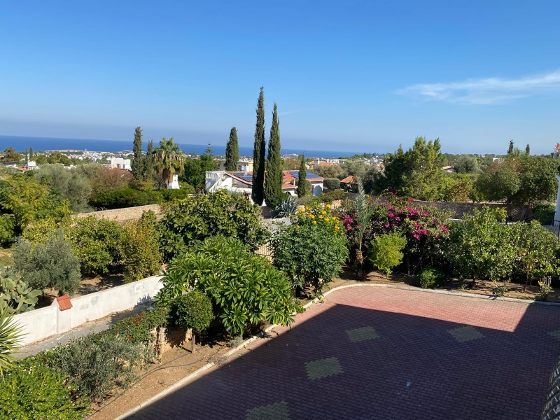 Türk Tapulu Geniş Bahçeli Villa Remax Golden Cyprus