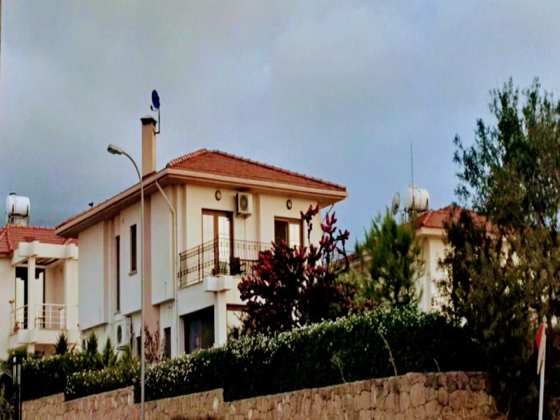 Çatalköy´de Denize Yürüme Mesafesinde  4+1 Satılık Villa Remax Golden Cyprus