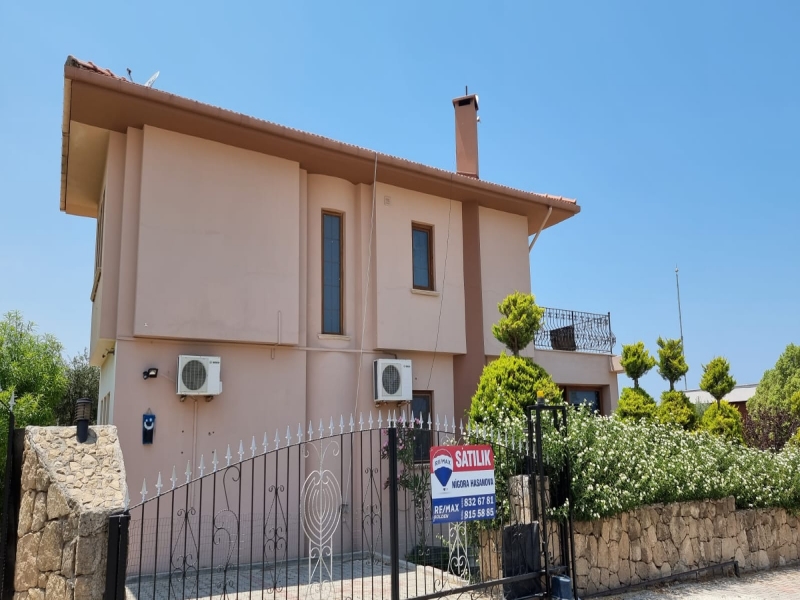 Villa For Sale in Çatalköy  Remax Golden Cyprus
