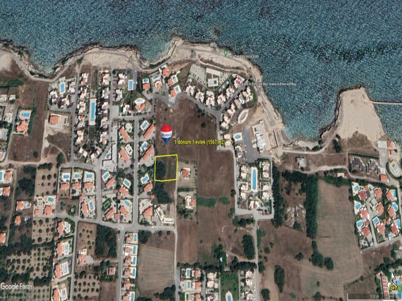 Lapta´da Denize Yakın Konumda  Satılık  Arazi Remax Golden Cyprus