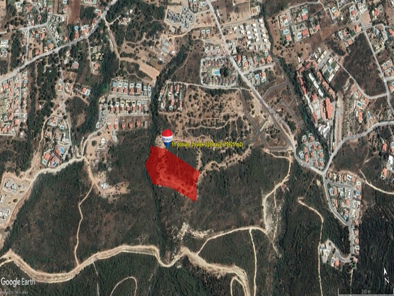 LAND SUITABLE FOR VILLA CONSTRUCTION IN ALSANCAK Remax Golden Cyprus
