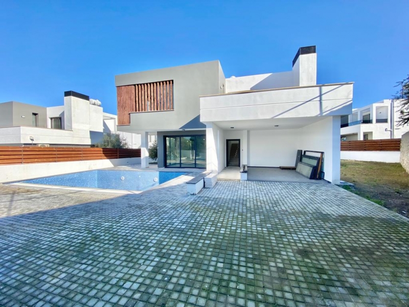 Ozanköy Bölgesinde Taşınmaya Hazır Satılık Villa Remax Golden Cyprus