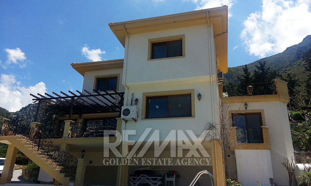 Girne´nin En Güzel Manzarasına Sahip Villa ! Remax Golden Cyprus