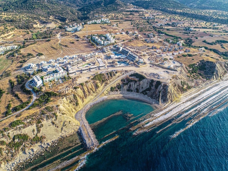 Denize Sıfır Lüks Bir Yaşam Remax Golden Cyprus