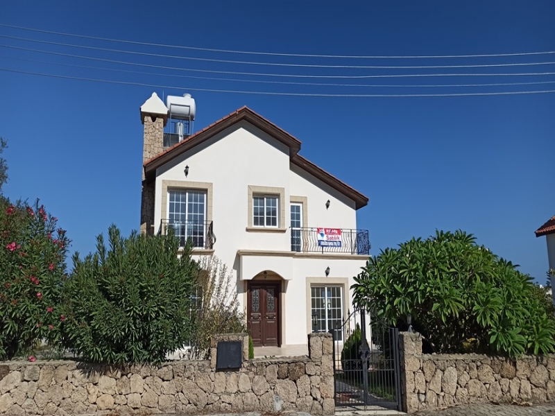 Girne Ozanköy´de Satılık müstakil villa Remax Golden Cyprus